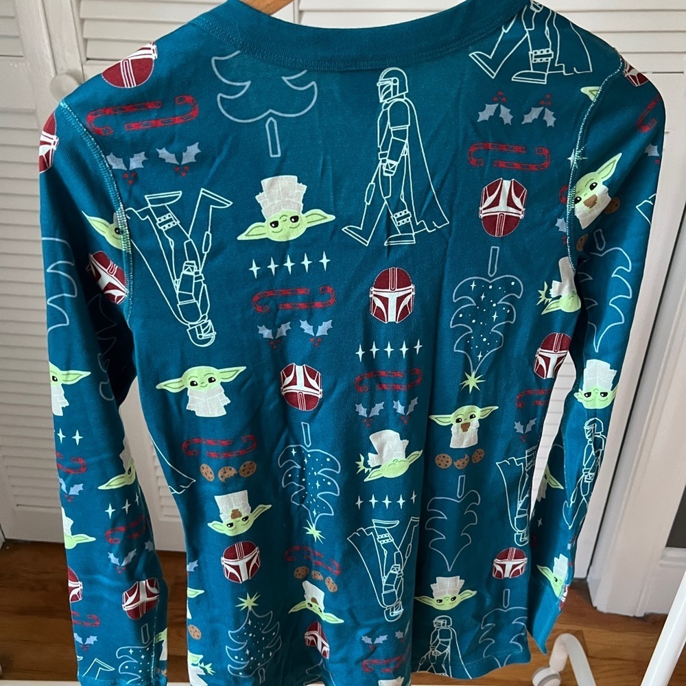 Hanna Andersson Star Wars Christmas pajama top - Picture 3 of 3
